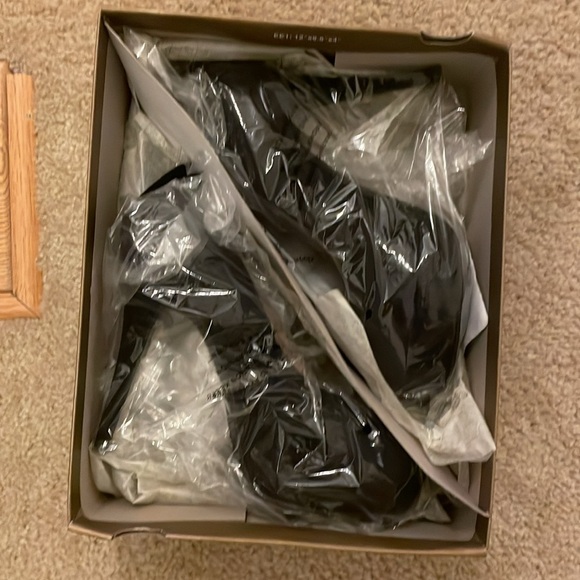 NEW LC Lauren Conrad Black Platform Heels Black 9 - Picture 6 of 6